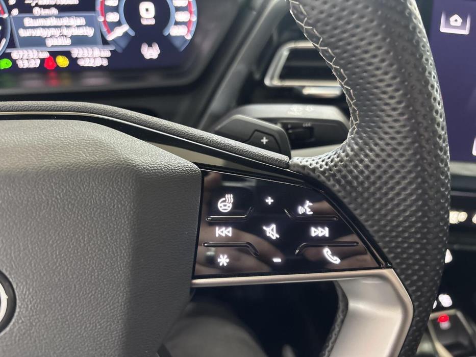 AUDI Q4 E-TRON 2024