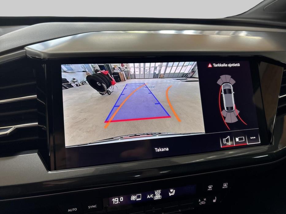AUDI Q4 E-TRON 2024