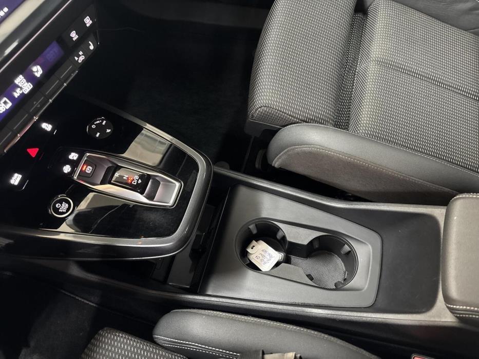 AUDI Q4 E-TRON 2024