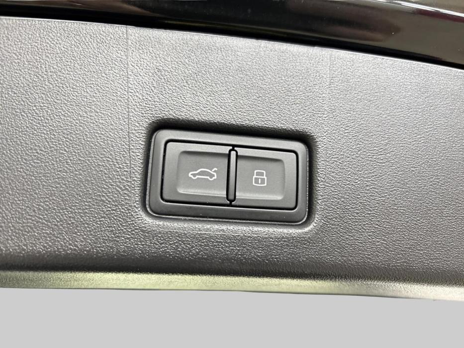 AUDI Q4 E-TRON 2024