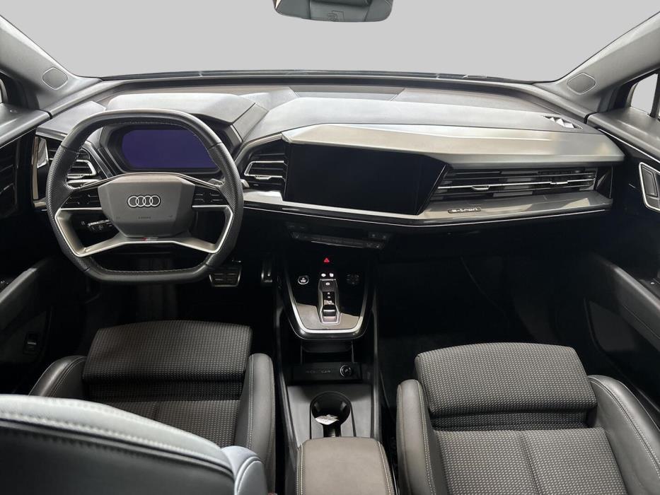 AUDI Q4 E-TRON 2024