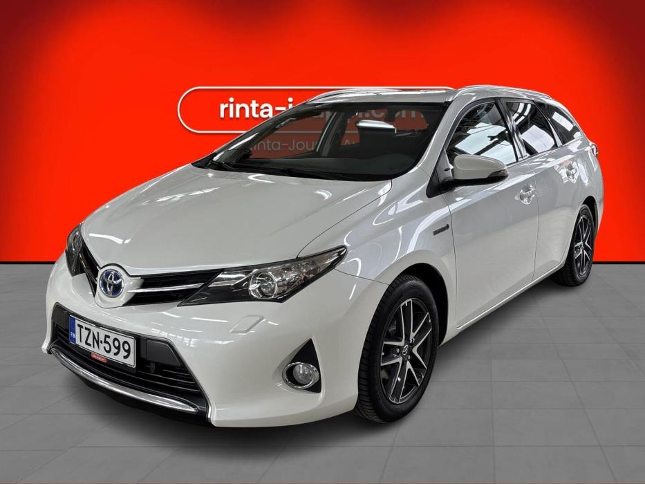 TOYOTA Auris 2015