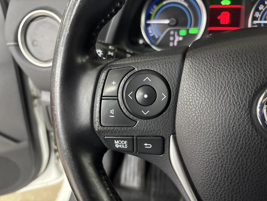 TOYOTA Auris 2015