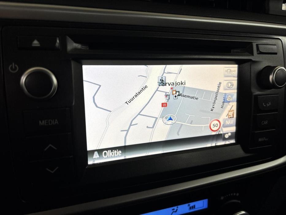 TOYOTA Auris 2015