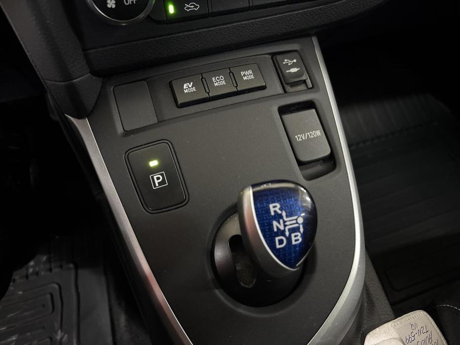 TOYOTA Auris 2015