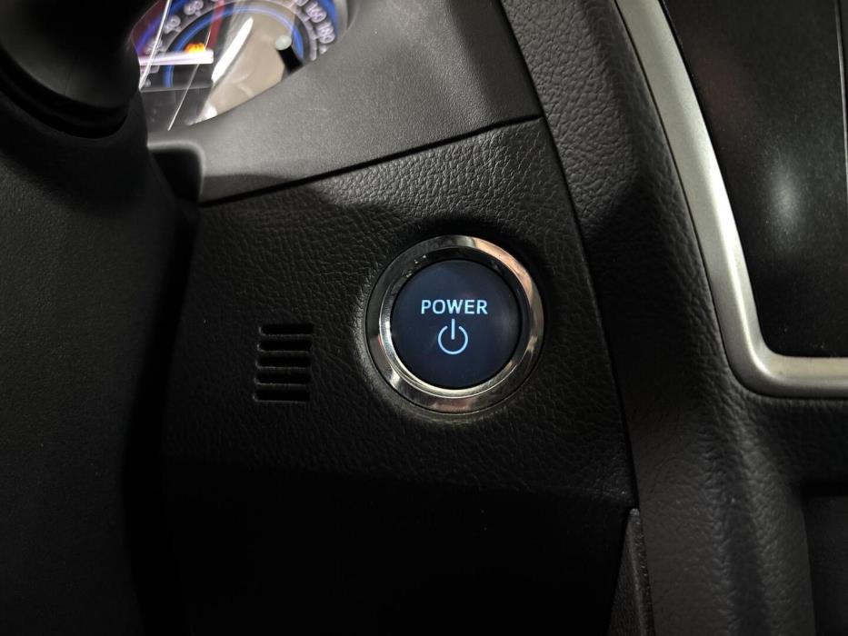 TOYOTA Auris 2015