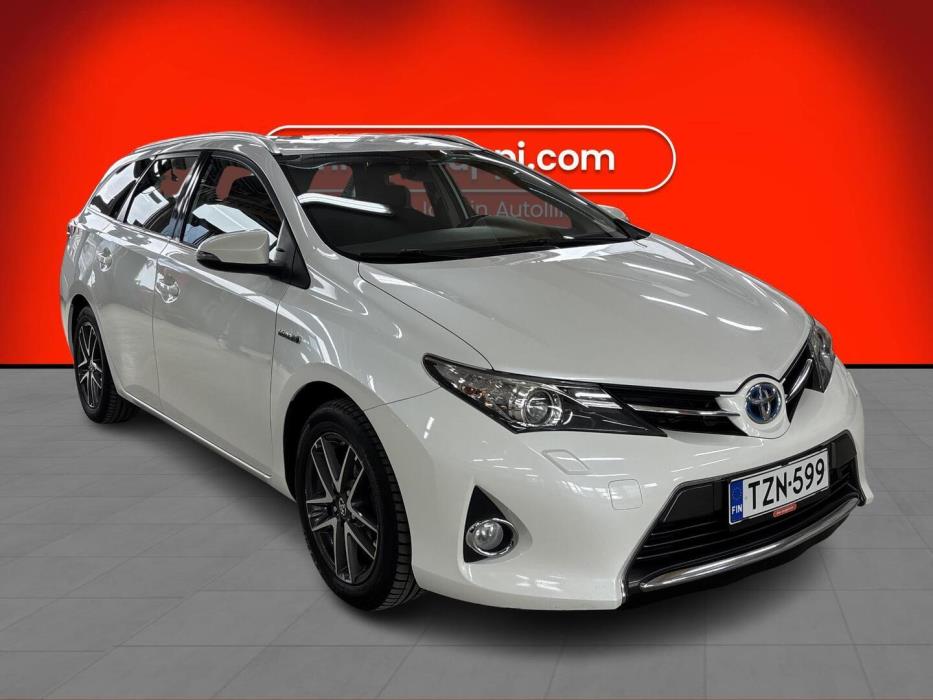 TOYOTA Auris 2015
