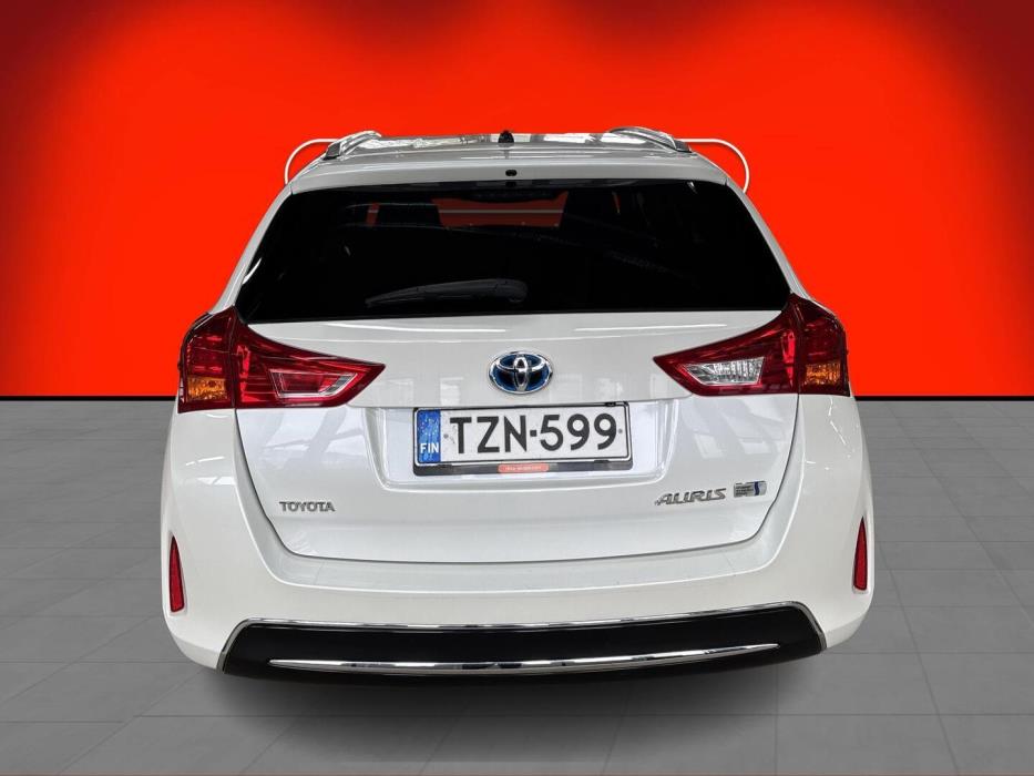 TOYOTA Auris 2015