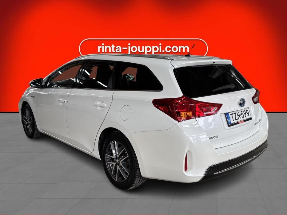 TOYOTA Auris 2015