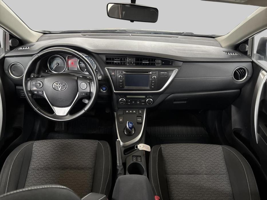 TOYOTA Auris 2015