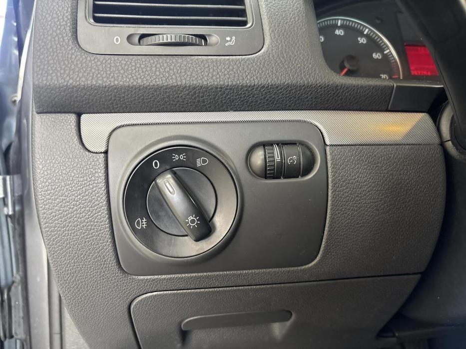 VOLKSWAGEN Golf 2008