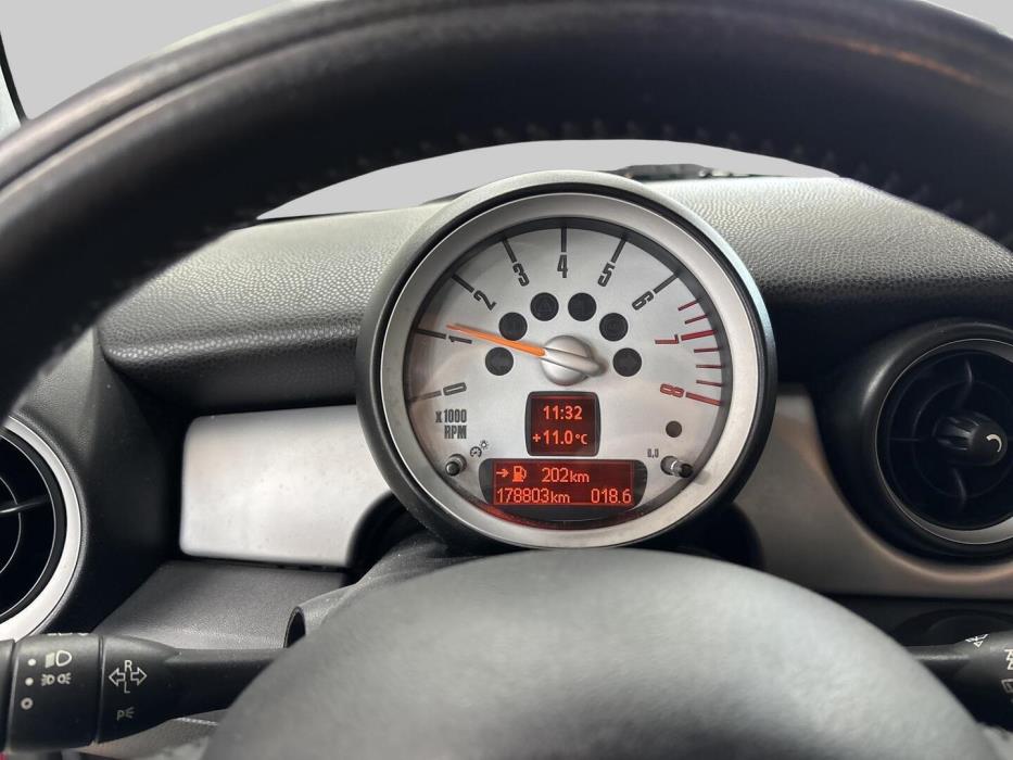MINI Cooper 2010
