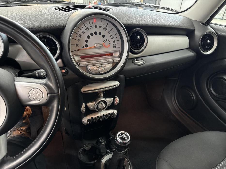 MINI Cooper 2010