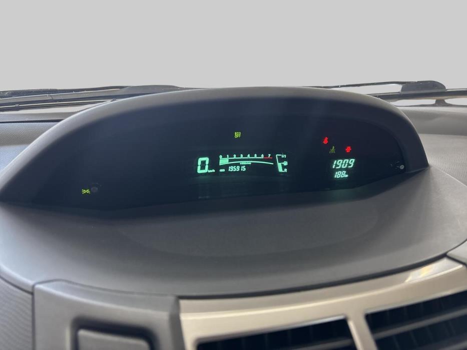 TOYOTA Yaris 2010