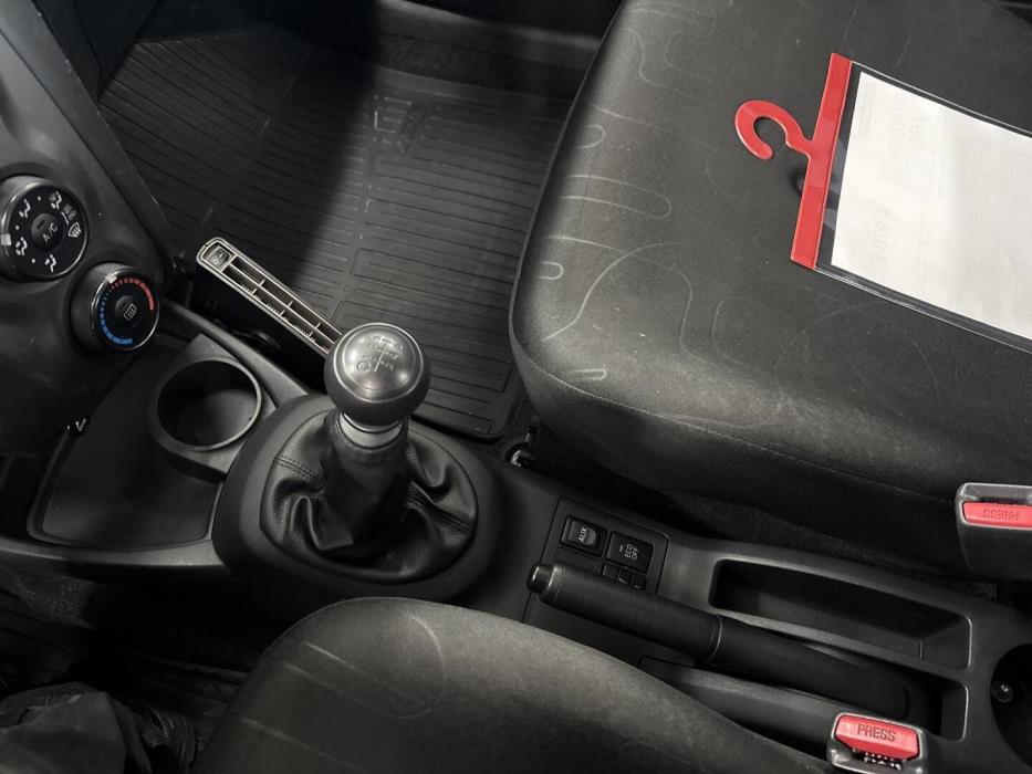TOYOTA Yaris 2010