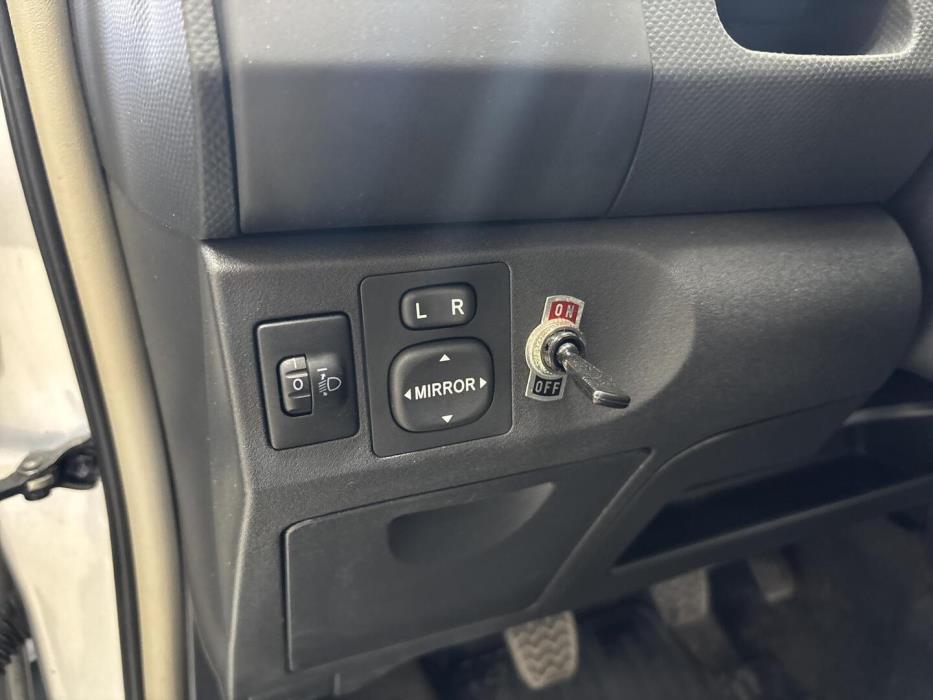 TOYOTA Yaris 2010