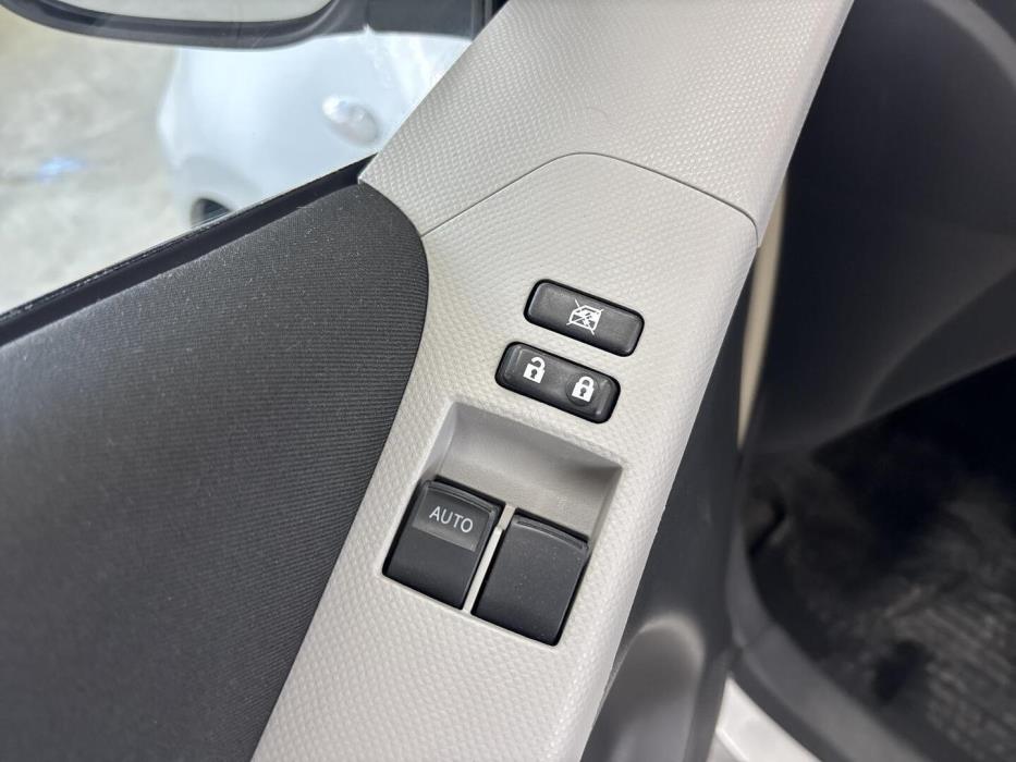 TOYOTA Yaris 2010