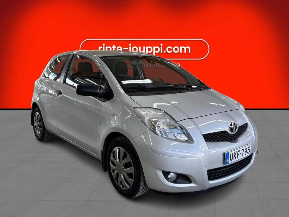 TOYOTA Yaris 2010