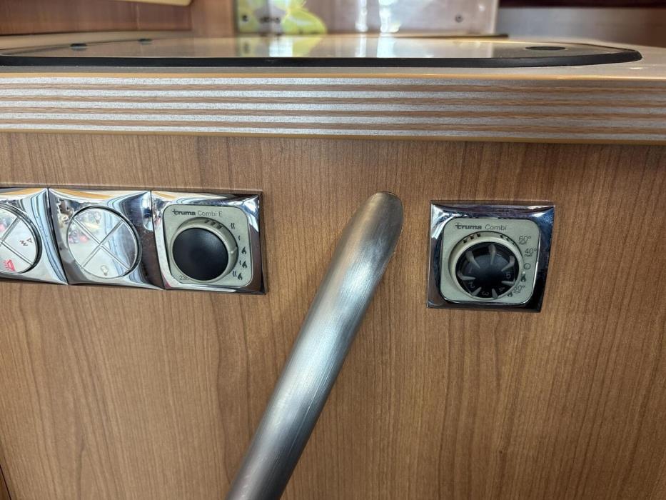 LMC LIBERTY I 520 2011