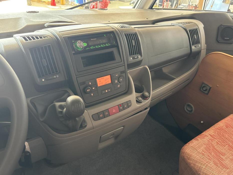 LMC LIBERTY I 520 2011