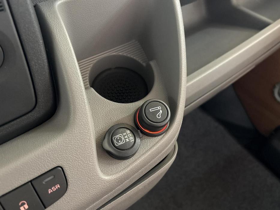 LMC LIBERTY I 520 2011