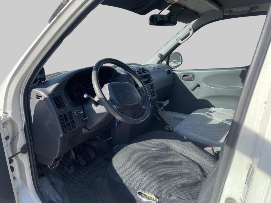 TOYOTA Hiace 2003