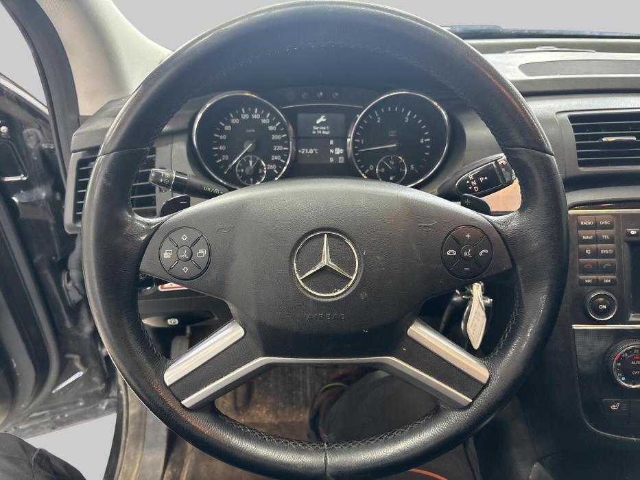 MERCEDES-BENZ R 2009