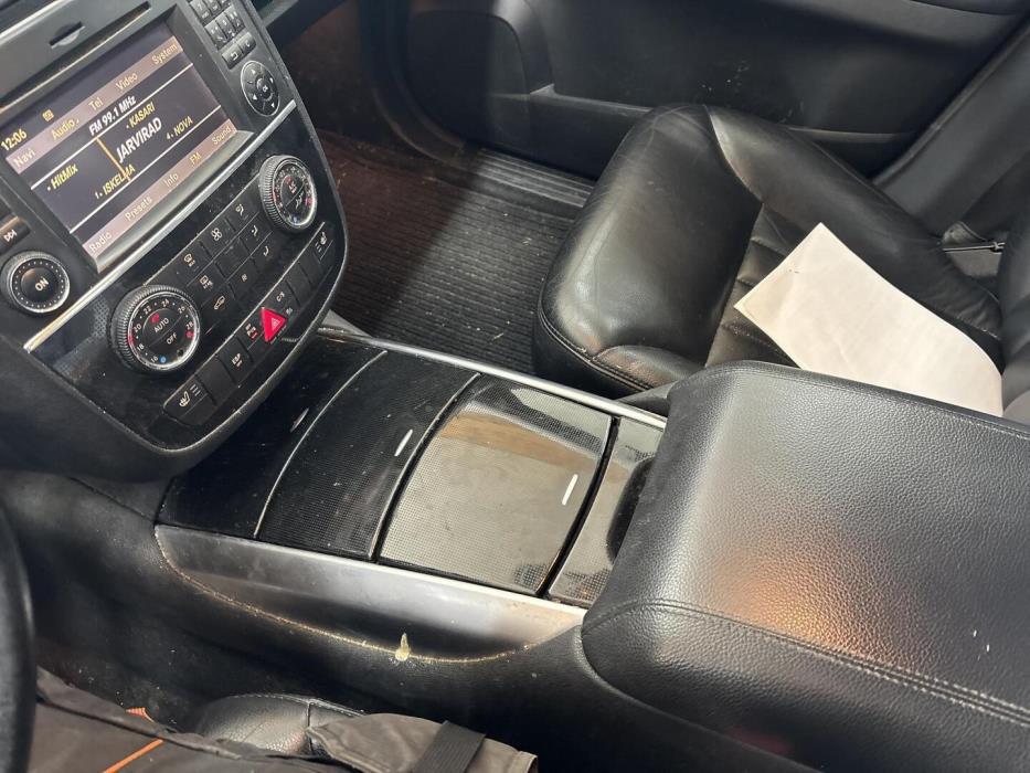 MERCEDES-BENZ R 2009