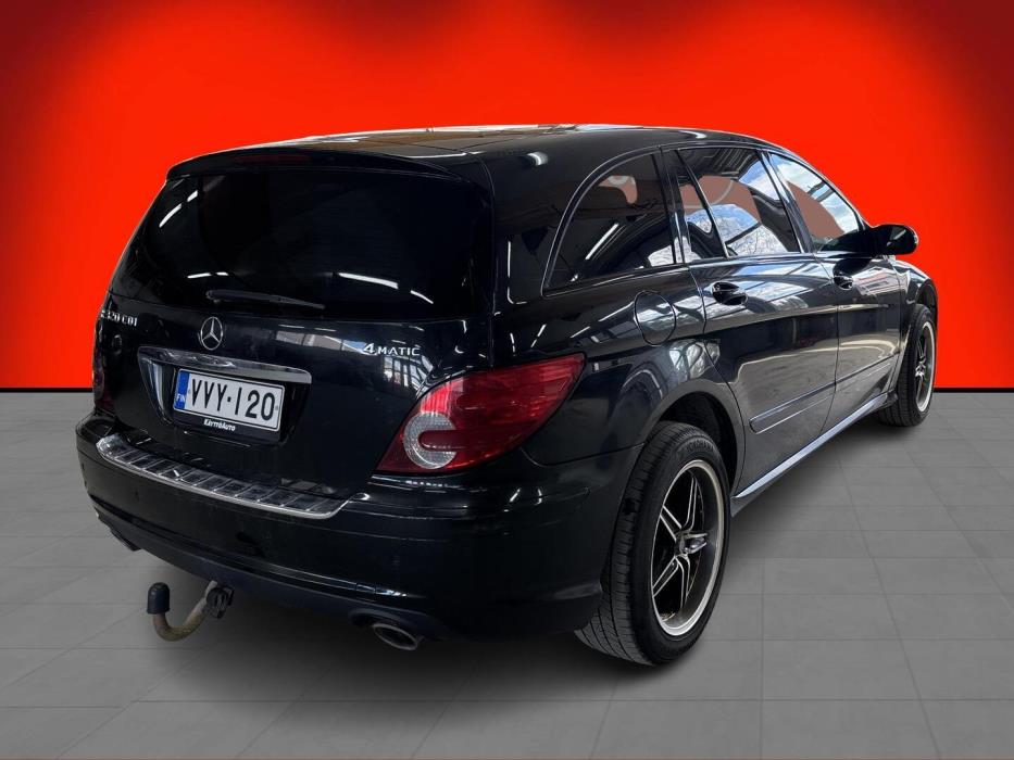 MERCEDES-BENZ R 2009