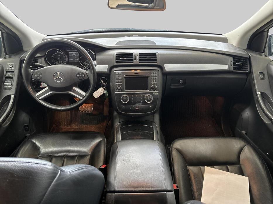 MERCEDES-BENZ R 2009