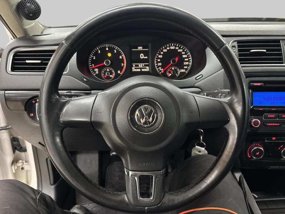VOLKSWAGEN Jetta 2011