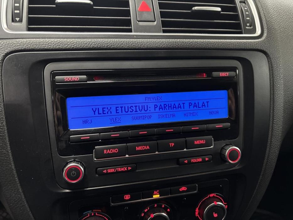 VOLKSWAGEN Jetta 2011