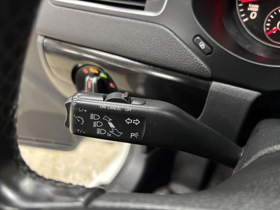 VOLKSWAGEN Jetta 2011