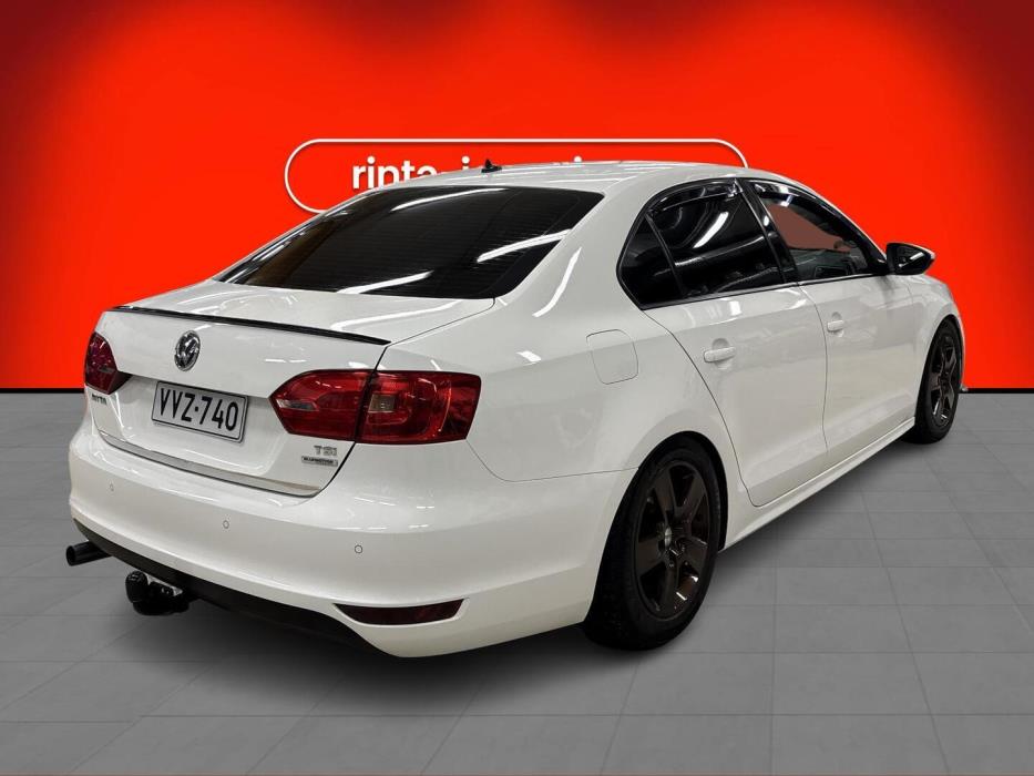 VOLKSWAGEN Jetta 2011