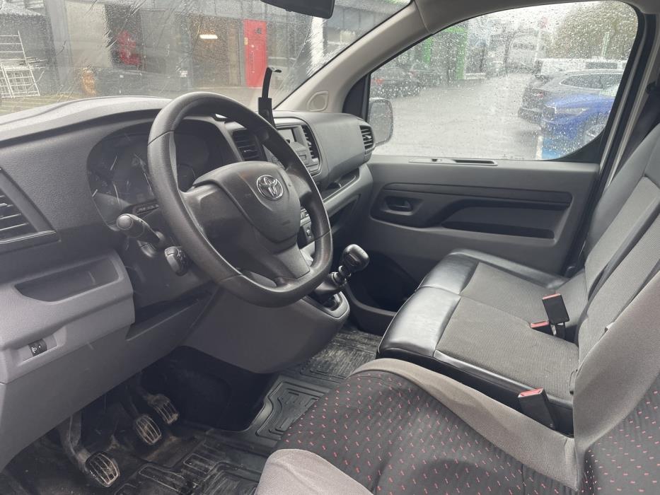 TOYOTA Proace 2016