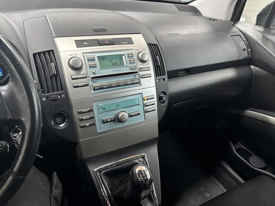 TOYOTA Corolla Verso 2006