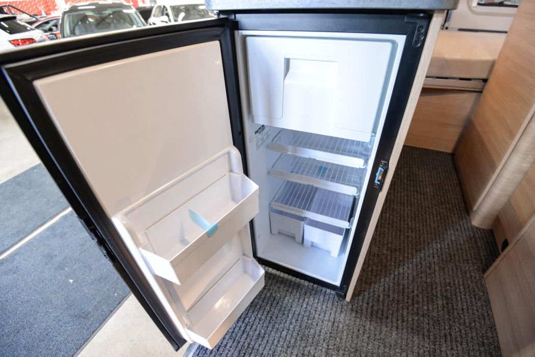 ROADCAR VAN R 601 2020