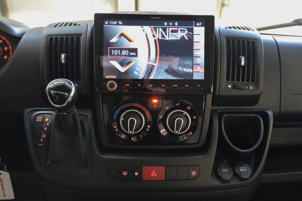 ROADCAR VAN R 601 2020