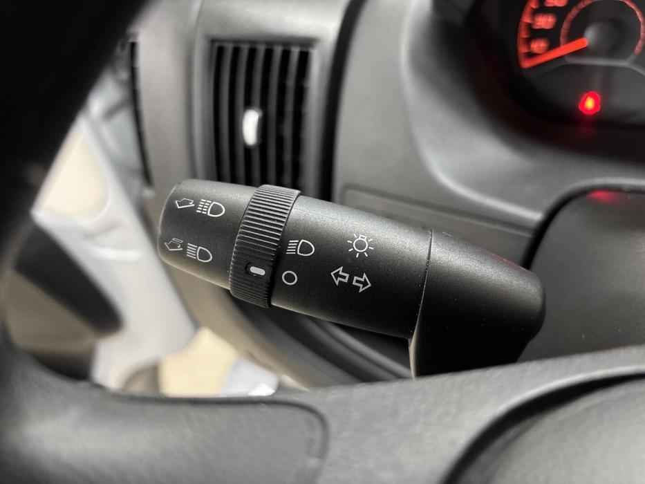 ROADCAR VAN R 601 2020