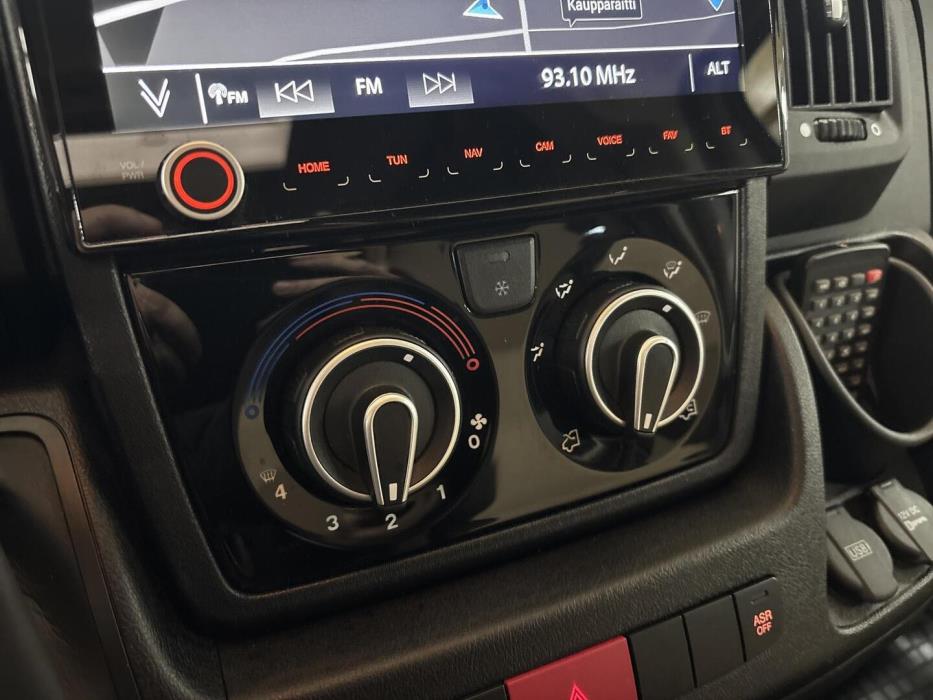 ROADCAR VAN R 601 2020