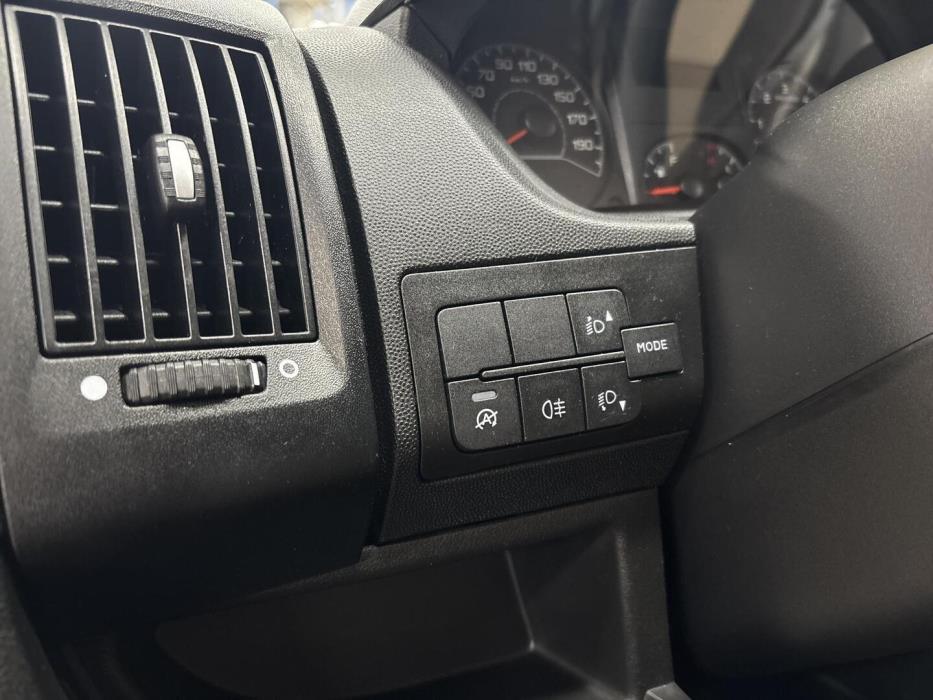 ROADCAR VAN R 601 2020