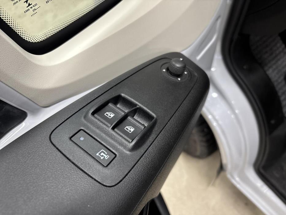 ROADCAR VAN R 601 2020