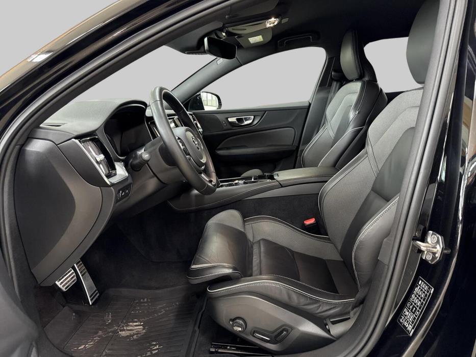VOLVO V60 2021