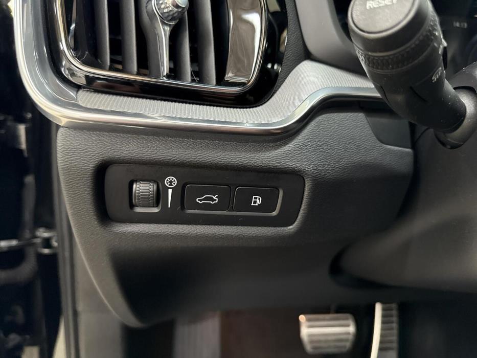 VOLVO V60 2021