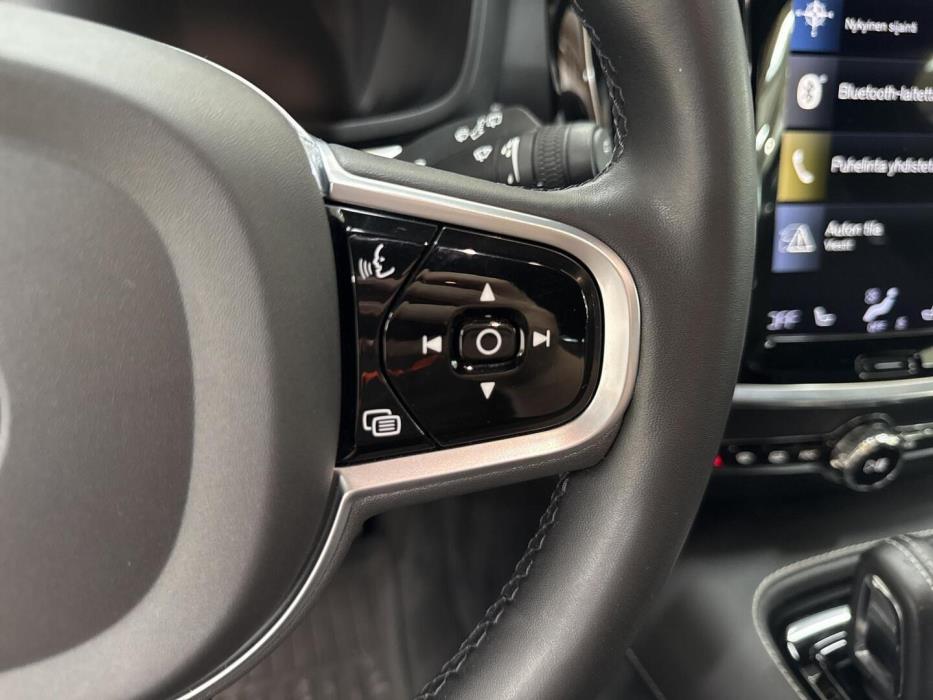 VOLVO V60 2021