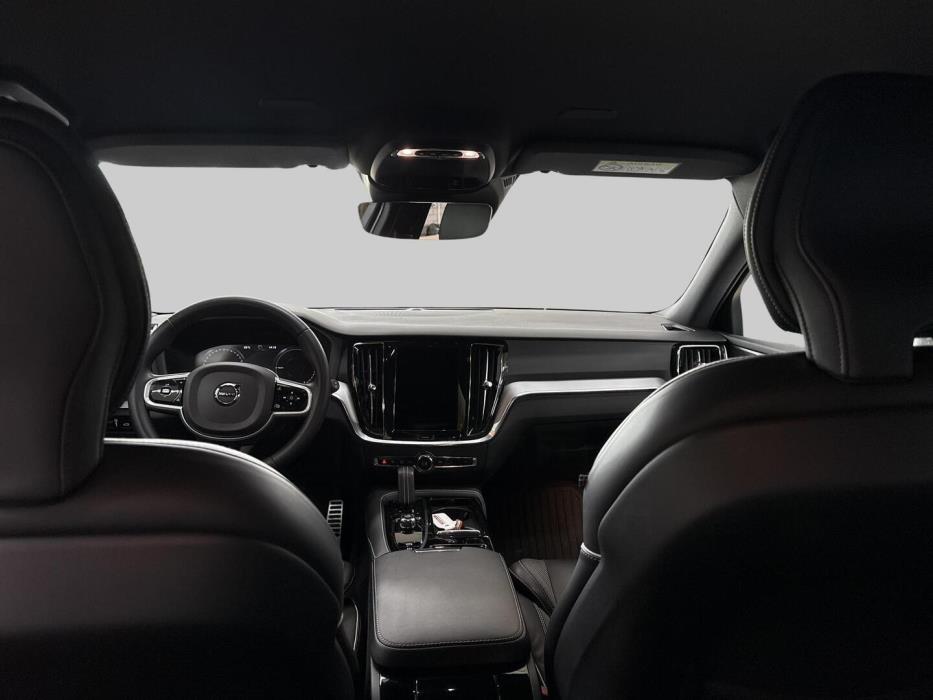 VOLVO V60 2021