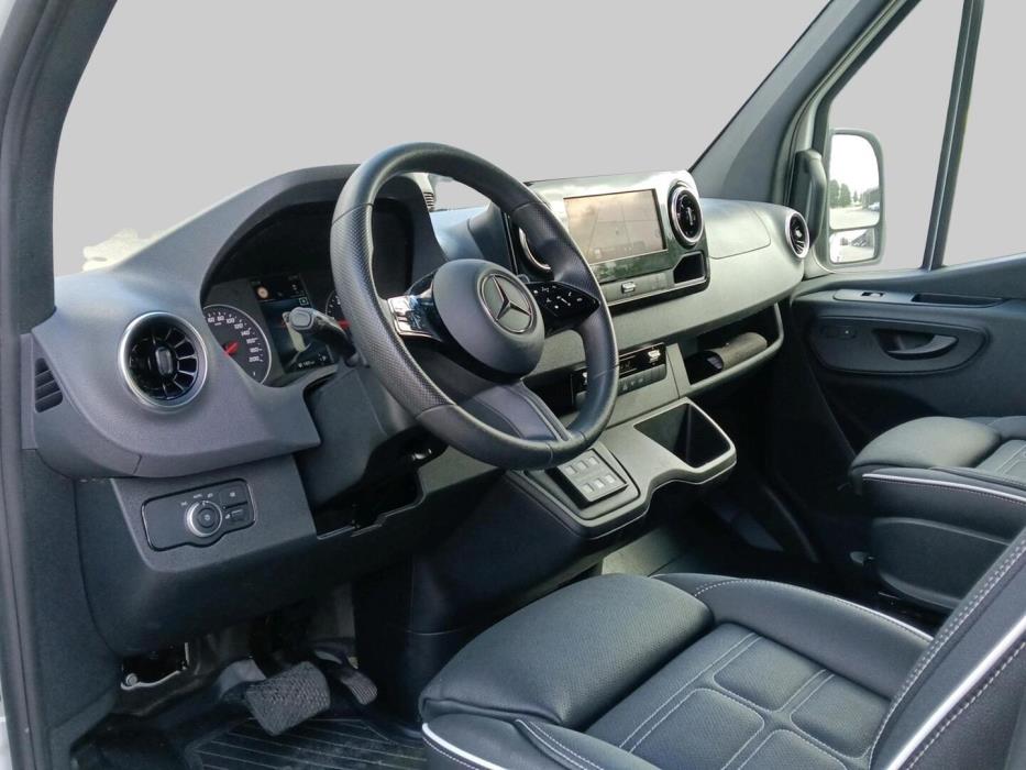 MERCEDES-BENZ Sprinter 2025