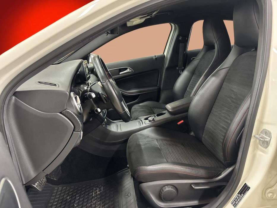 MERCEDES-BENZ A 2014