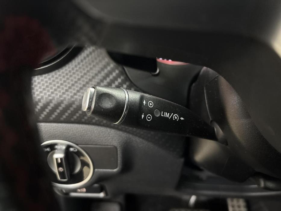 MERCEDES-BENZ A 2014