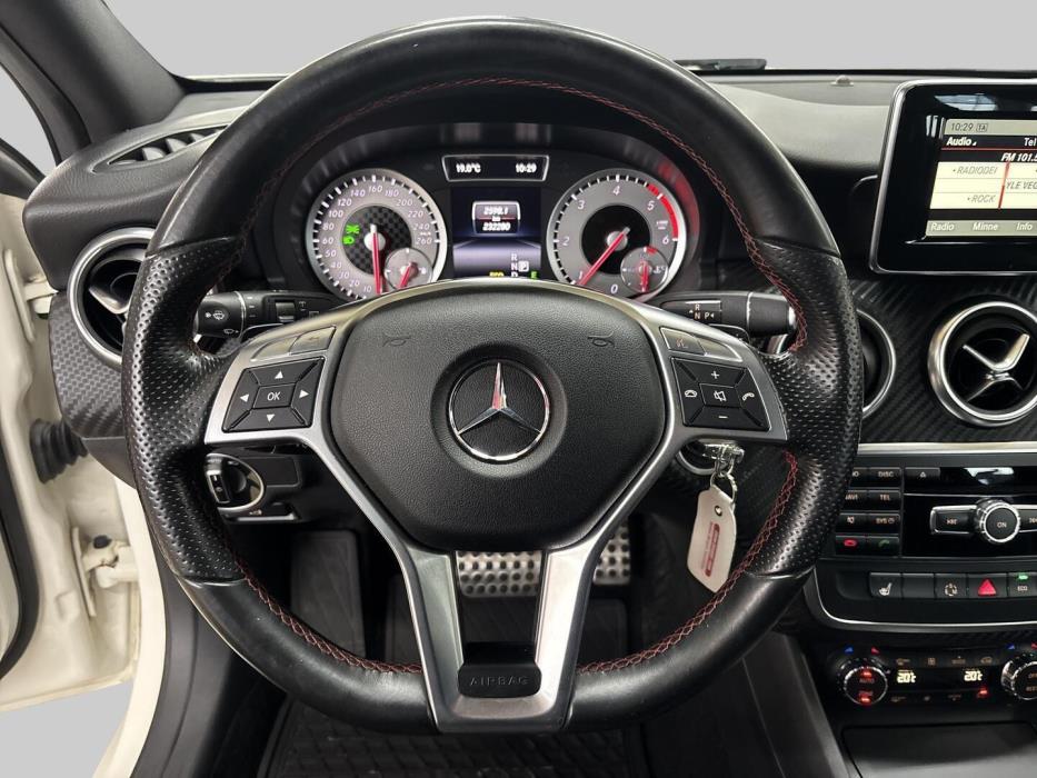 MERCEDES-BENZ A 2014